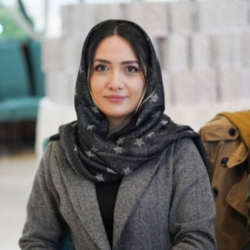 طناز رستم زاده